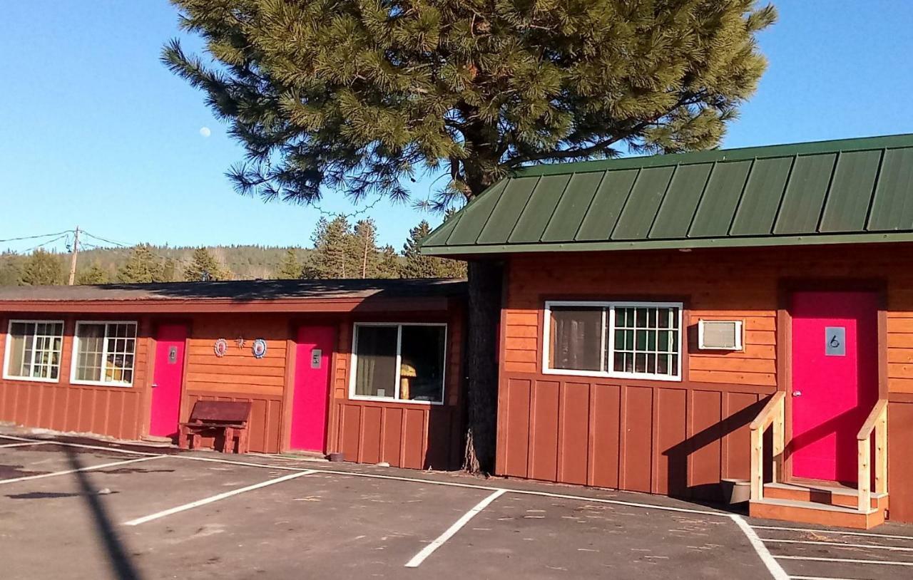 Crescent Moon Motel Bagian luar foto