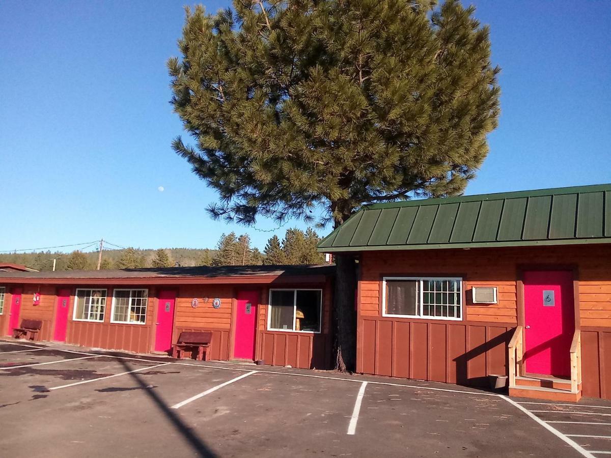 Crescent Moon Motel Bagian luar foto