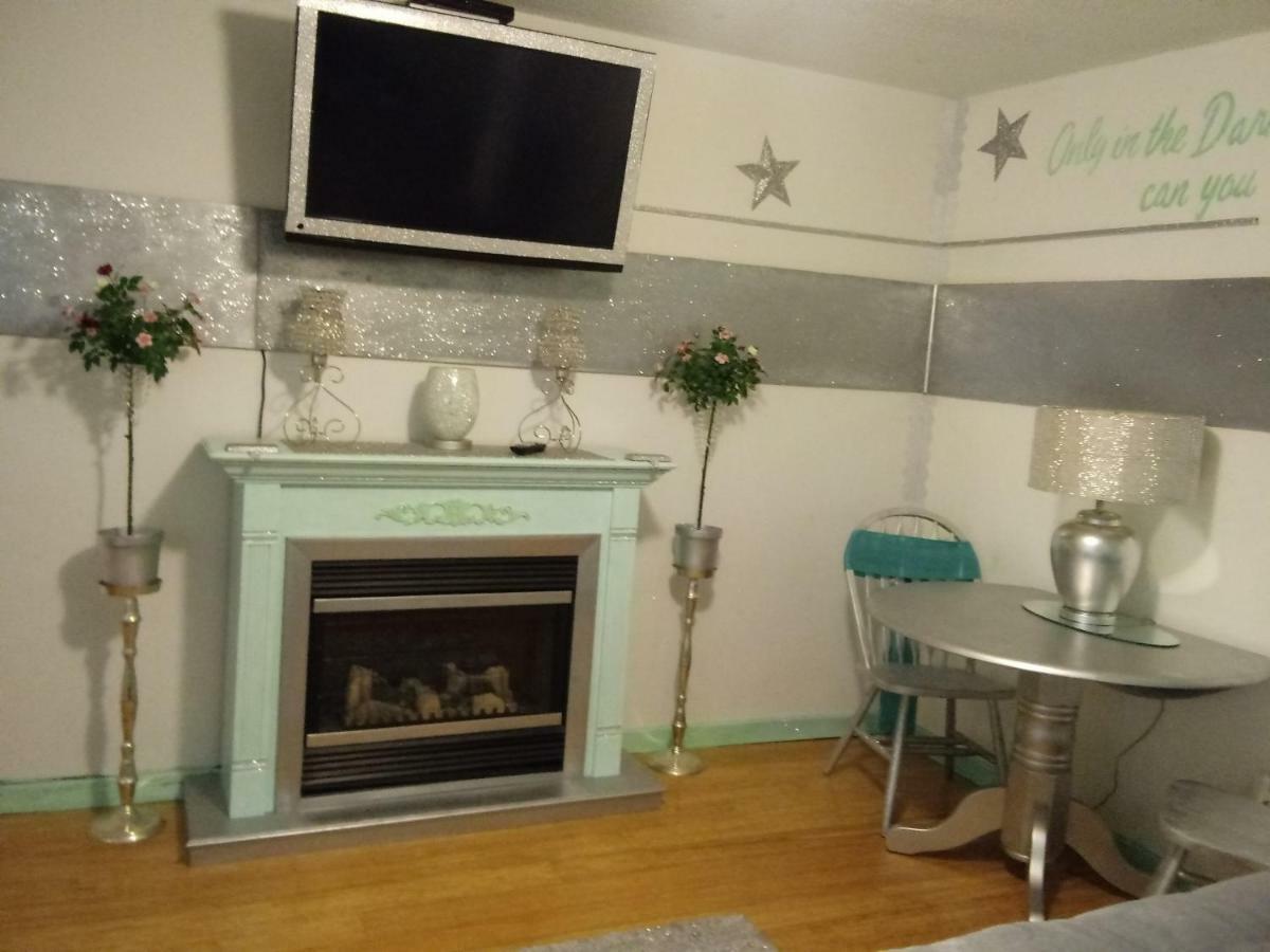 Crescent Moon Motel Bagian luar foto