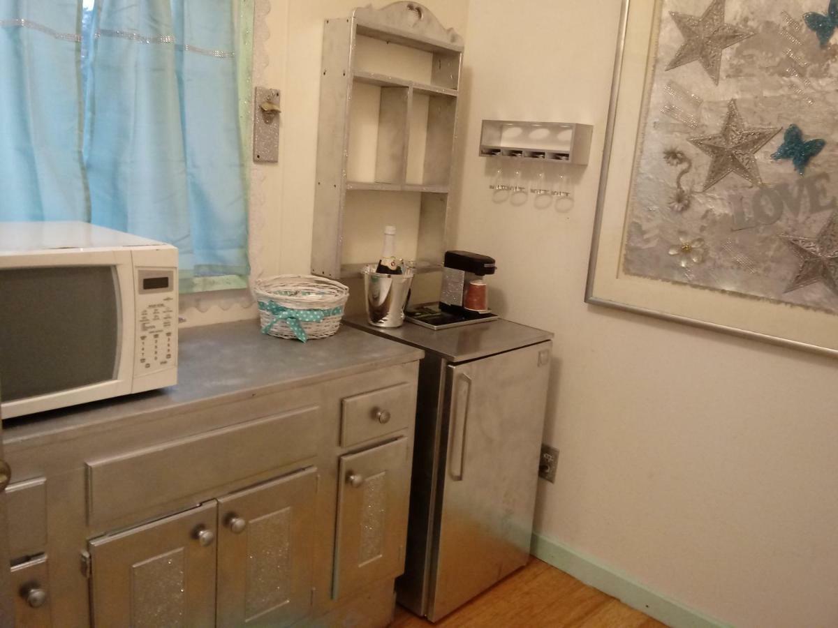 Crescent Moon Motel Bagian luar foto